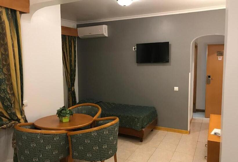 ファミリールーム, Real Caparica