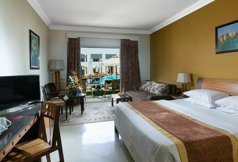 اتاق سوپریور با چشم‌انداز استخر, Xperience St. George Sharm El Sheikh