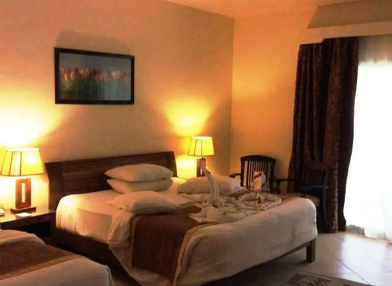 آپارتمان یک خوابه با دری مشترک که هال را جدا می کند., Xperience St. George Sharm El Sheikh