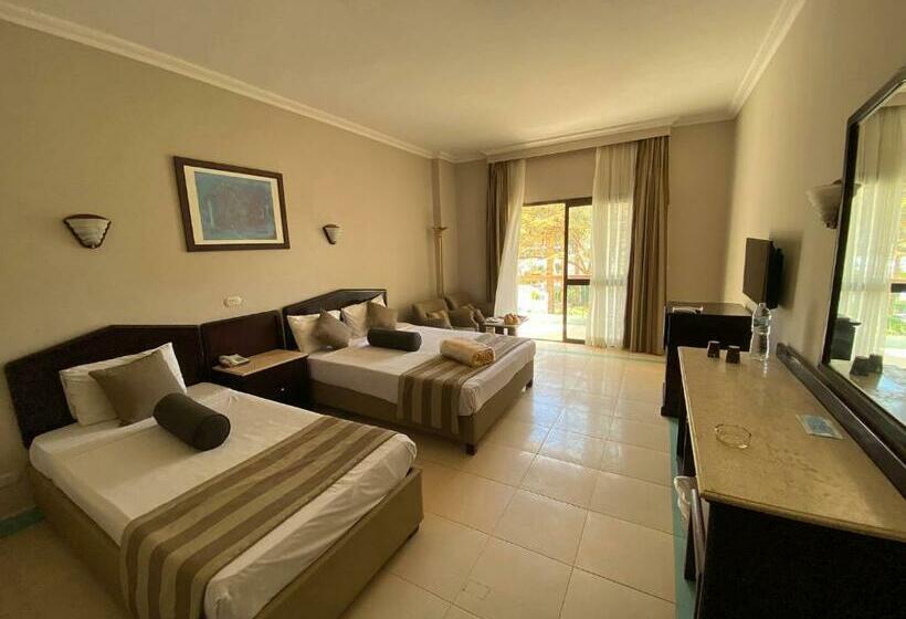 חדר סופריור נוף לבריכה, Regina Resort And Aqua Park Hurghada