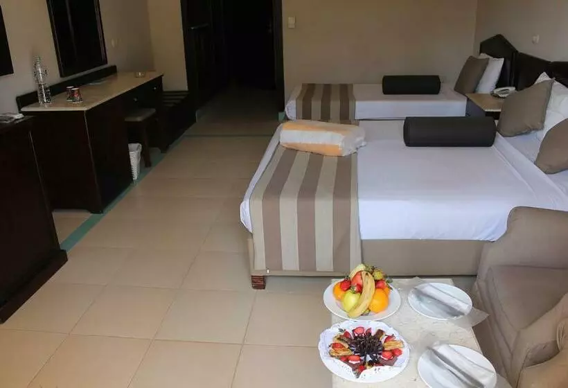 اتاق سوپریور با چشم‌انداز استخر, Regina Resort And Aqua Park Hurghada
