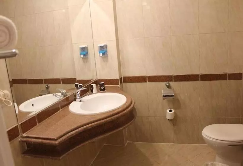 اتاق سوپریور با چشم‌انداز استخر, Regina Resort And Aqua Park Hurghada