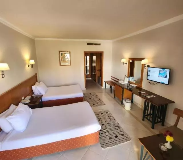 اتاق استاندارد با چشم‌انداز باغ, Regina Resort And Aqua Park Hurghada