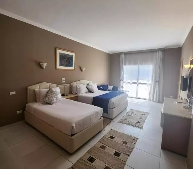 اتاق سوپریور با چشم‌انداز استخر, Regina Resort And Aqua Park Hurghada