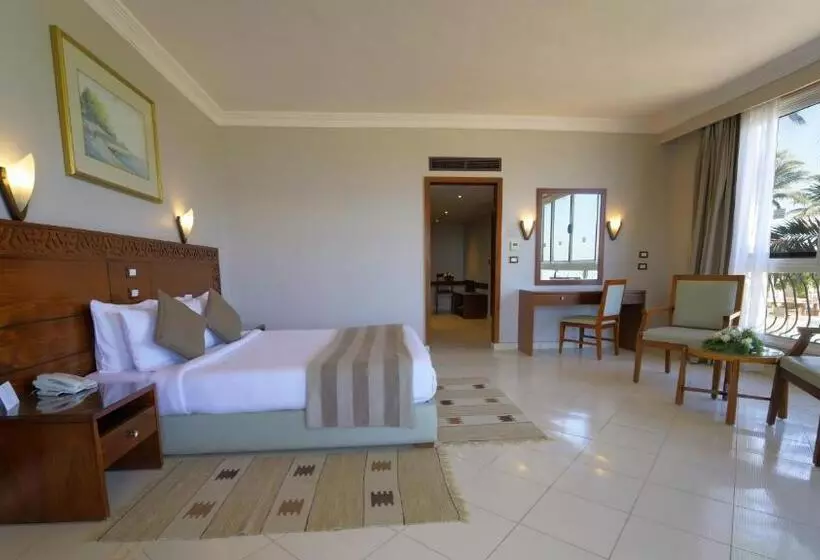 سوییت جونیور با چشم‌انداز دریا, Regina Resort And Aqua Park Hurghada