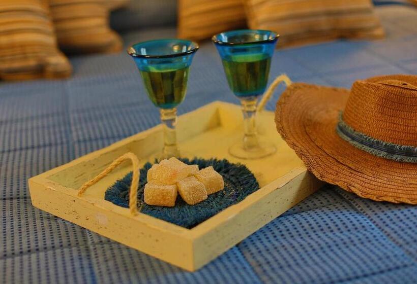 اتاق استاندارد, Dolphin Bay Family Beach Resort