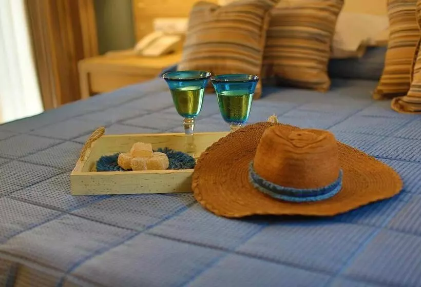 اتاق استاندارد با چشم‌انداز دریا, Dolphin Bay Seaside Resort & Suites