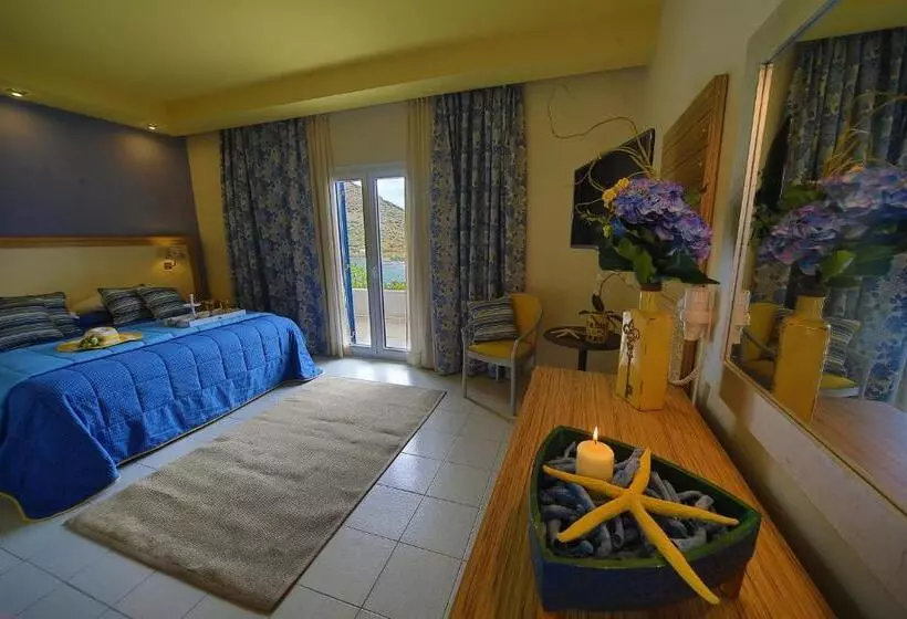اتاق استاندارد با چشم‌انداز دریا, Dolphin Bay Seaside Resort & Suites