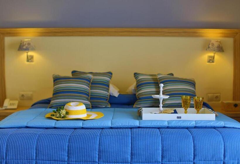 اتاق استاندارد, Dolphin Bay Family Beach Resort