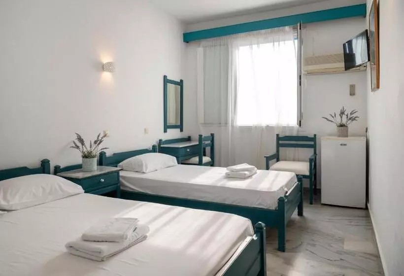 Economy Triple Room, Aegeon