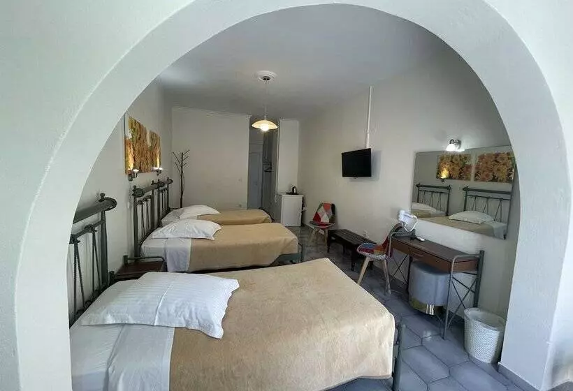 Economy Triple Room, Albatros