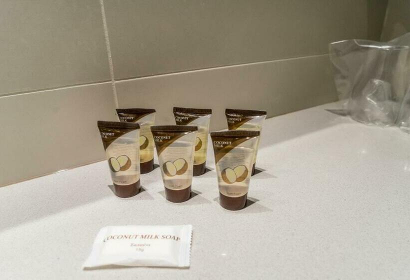 חדר משפחתי, Castello City