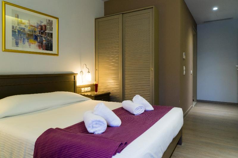 Трехместный Номер Deluxe, Castello City