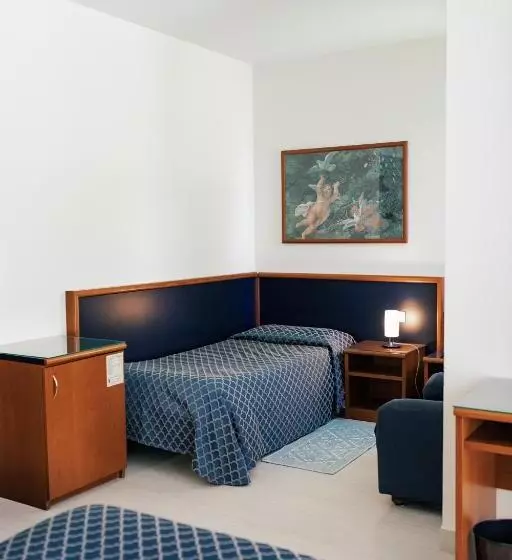 スタンダード４人部屋, Crystal