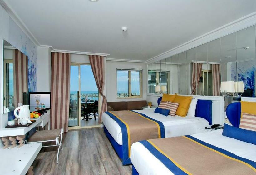 اتاق اساندارد با چشمانداز جانبی به دریا, Delphin Diva Premiere