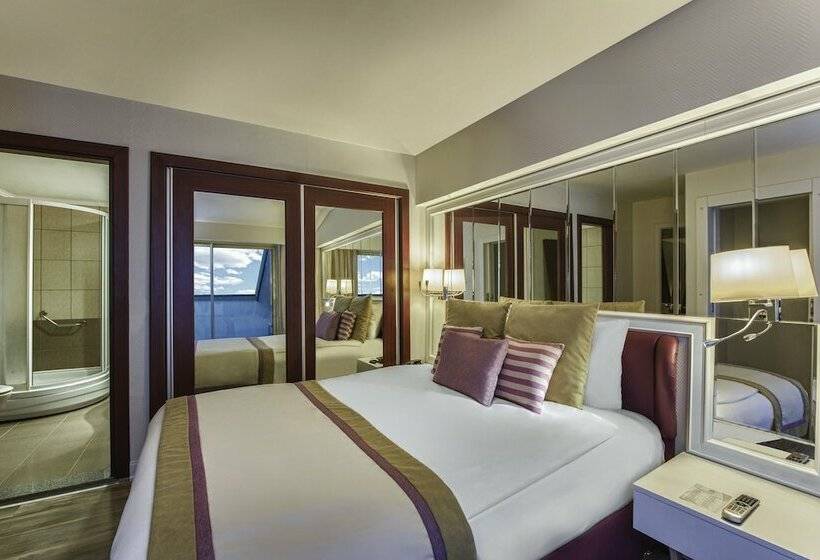 اتاق اساندارد با چشمانداز جانبی به دریا, Delphin Diva Premiere