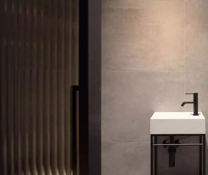 سوییت جونیور, The Manes Boutique Hotel Prague