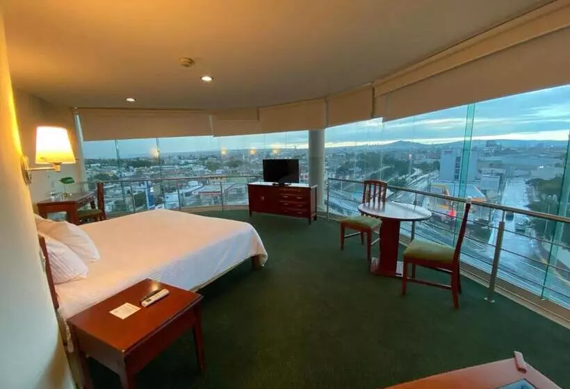 キングサイズベッドのスイートルーム, Enterprise Inn Poliforum