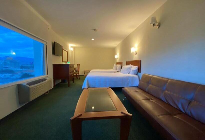 Полулюкс, Enterprise Inn Poliforum