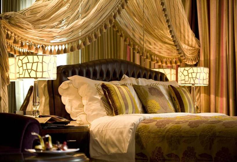 Executive Room, Grand Regency Doha, Trademark Collection By Wyndham