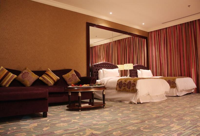 Executive Room, Grand Regency Doha, Trademark Collection By Wyndham