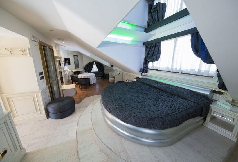 سوییت, Mancini Park