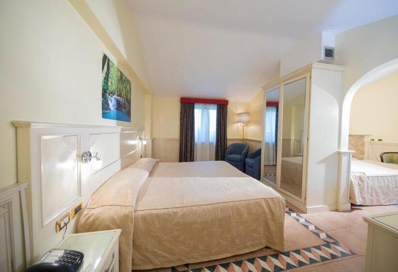 اتاق استاندارد چهار تخته, Mancini Park