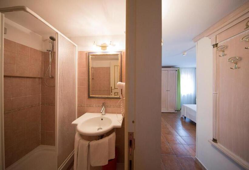 اتاق استاندارد چهار تخته, Mancini Park