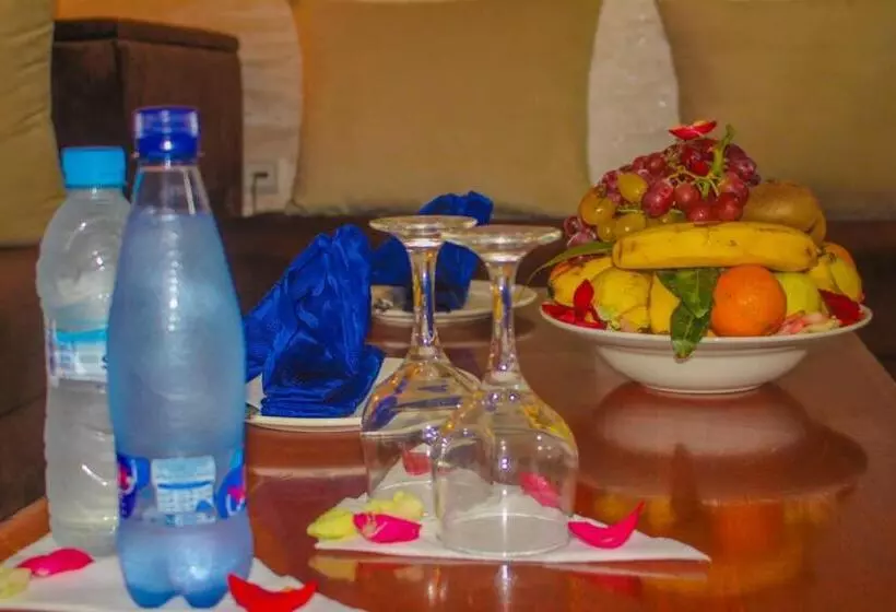 سوئیت جونیور خانوادگی, Nouzha