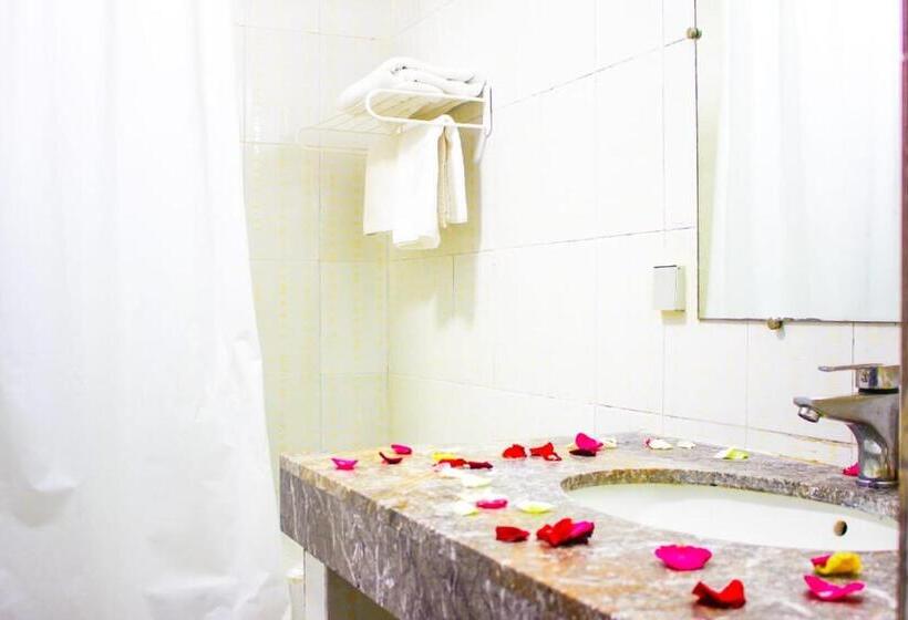 سوئیت جونیور خانوادگی, Nouzha