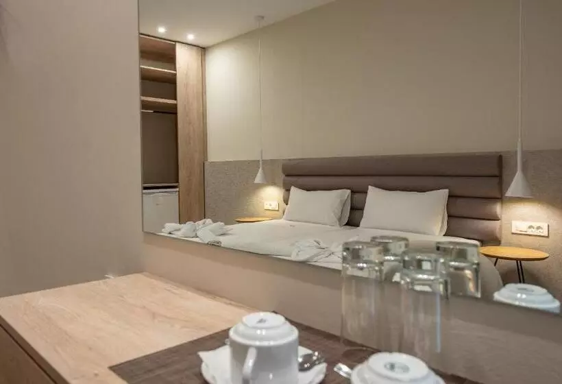 Standard Room, Papillon