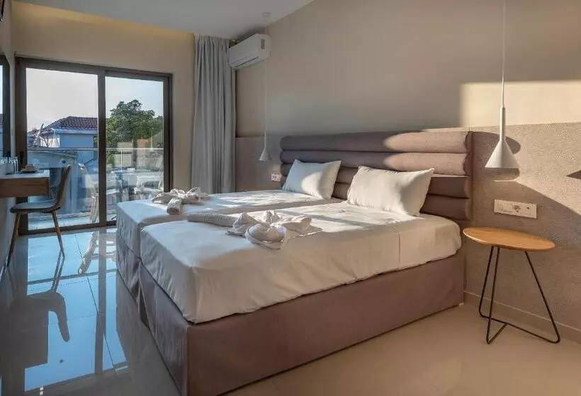 Standard Room, Papillon