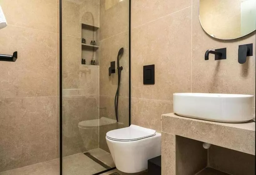 2 Bedroom Apartment, Papillon
