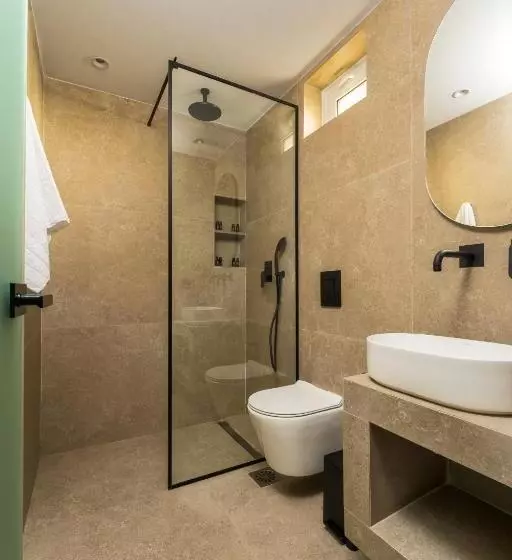 2 Bedroom Apartment, Papillon