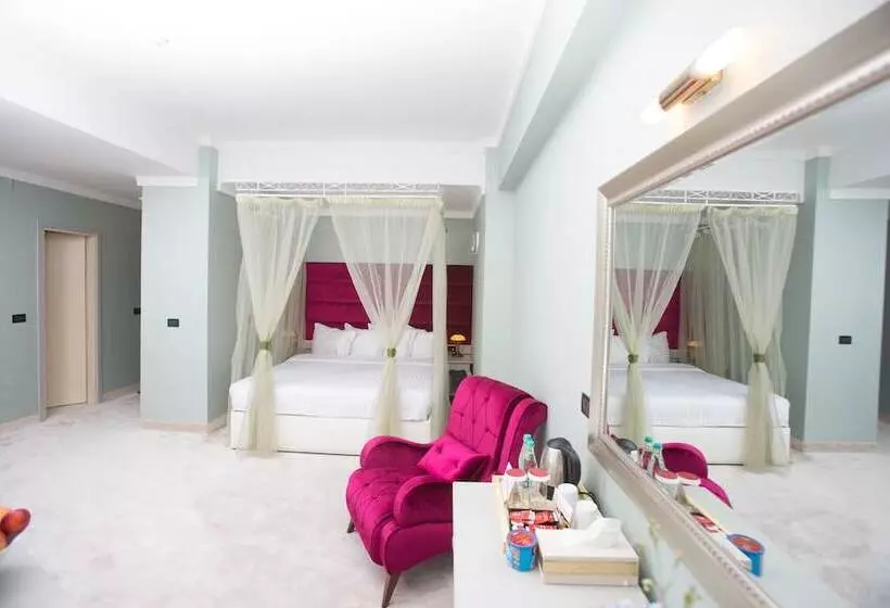 اتاق سوپریور, Phoenicia Grand