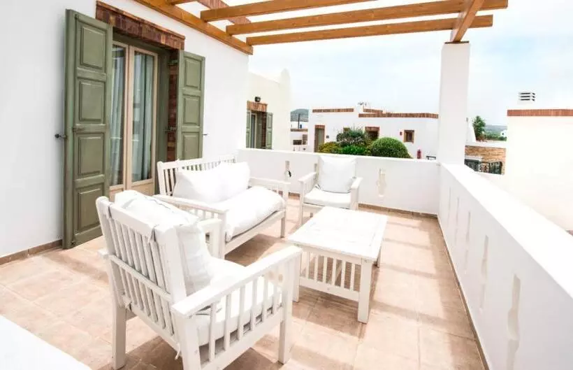 プールの見えるスーペリアルーム, Porto Naxos