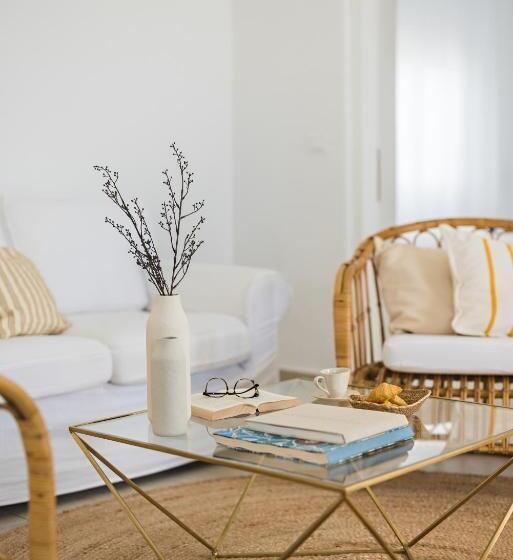 Quarto Quádruplo Basic, Rocabella Santorini Hotel & Spa