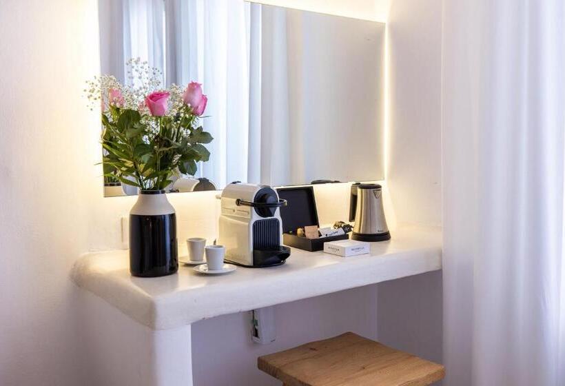 Quarto Basic, Rocabella Santorini Hotel & Spa