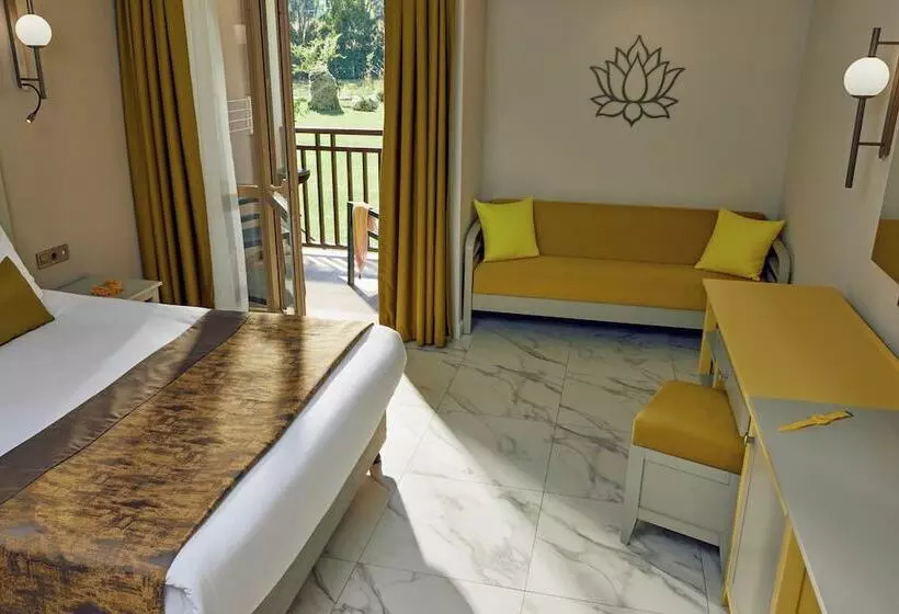 سوییت خانوادگی, Tui Magic Life Belek
