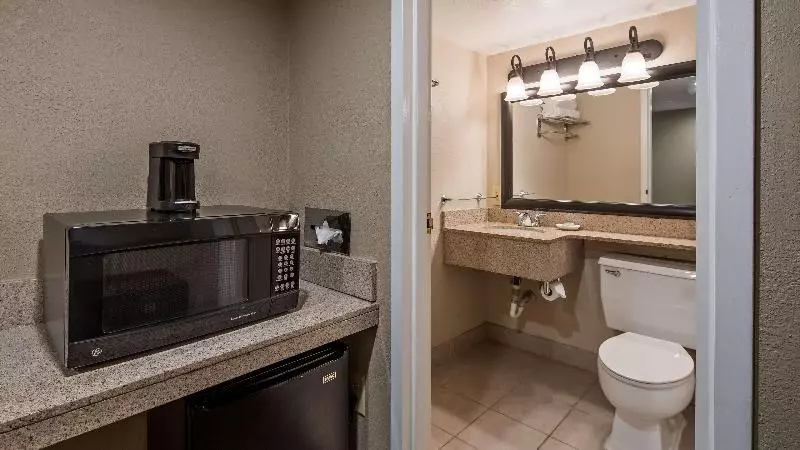キングサイズベッドのスイートルーム, Best Western Greenfield Inn