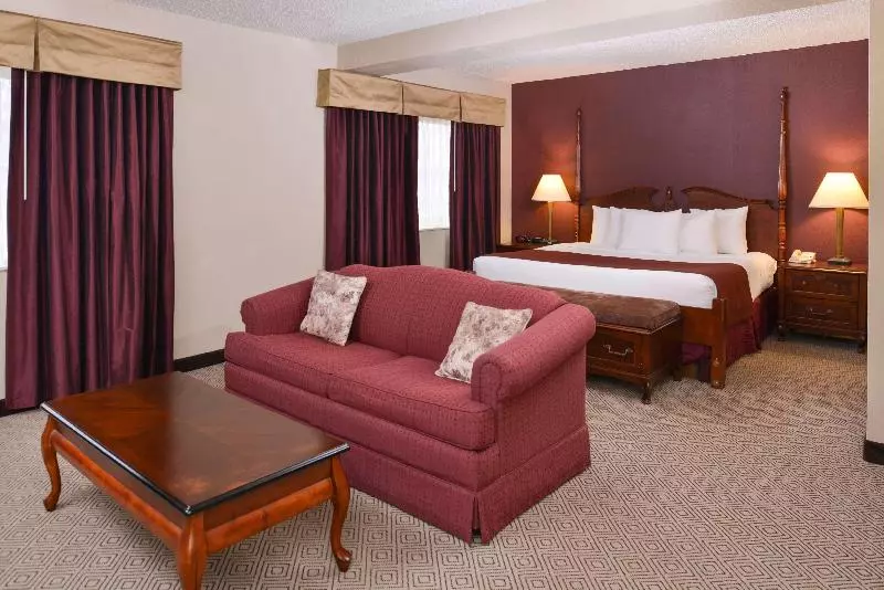 キングサイズベッドのスイートルーム, Best Western Greenfield Inn