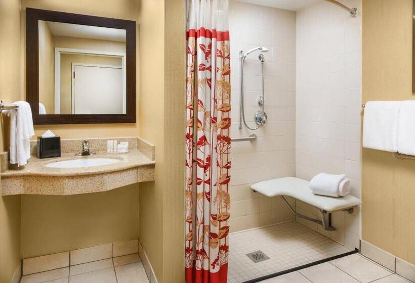 キングサイズベッドのスタンダードルーム, Courtyard Boston South Boston