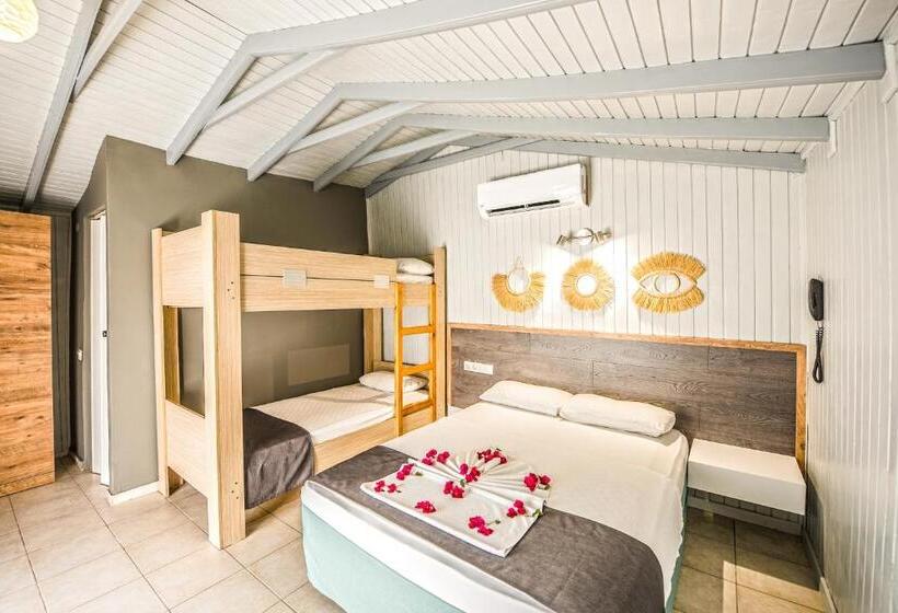 غرفة قياسية رباعية, Leda Beach