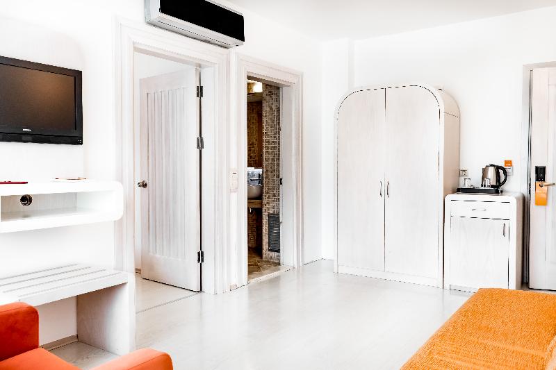 套房带泳池景, Mersoy Bellavista