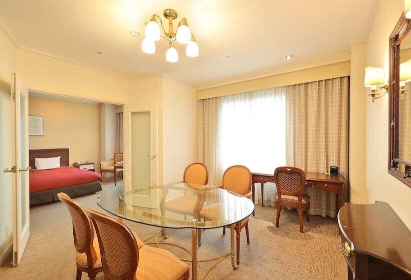 주니어 스위트, Narita Gateway