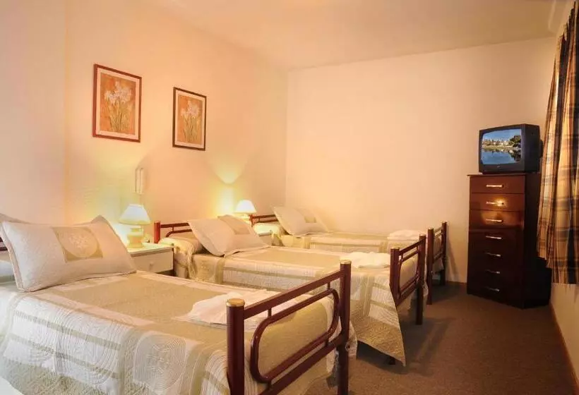 اتاق استاندارد چهار تخته, Salerno