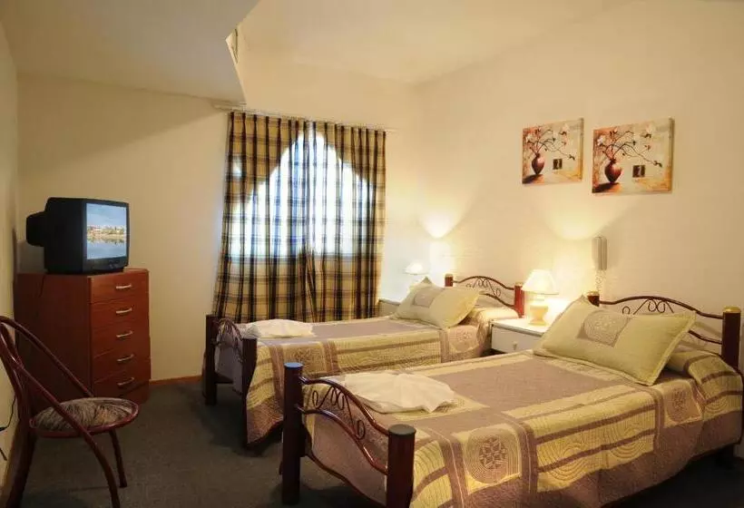 اتاق استاندارد چهار تخته, Salerno