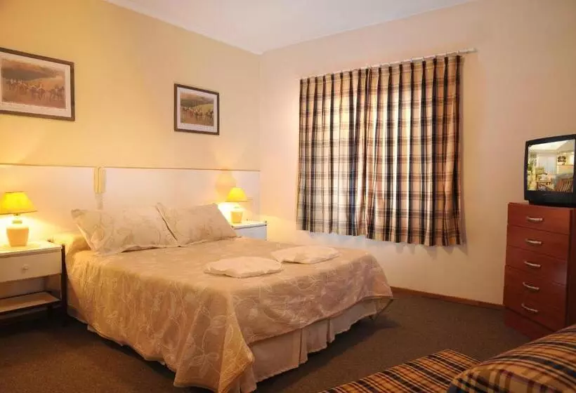 اتاق استاندارد چهار تخته, Salerno
