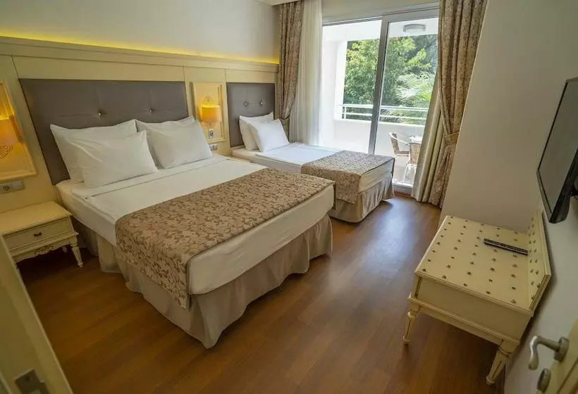 اتاق خانوادگی, Turunc Resort