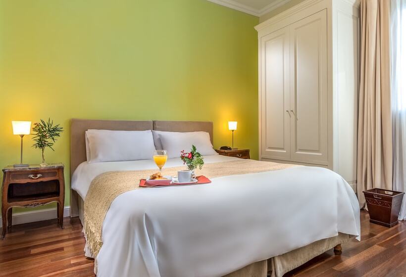 اتاق سوپریور, 248 Finisterra